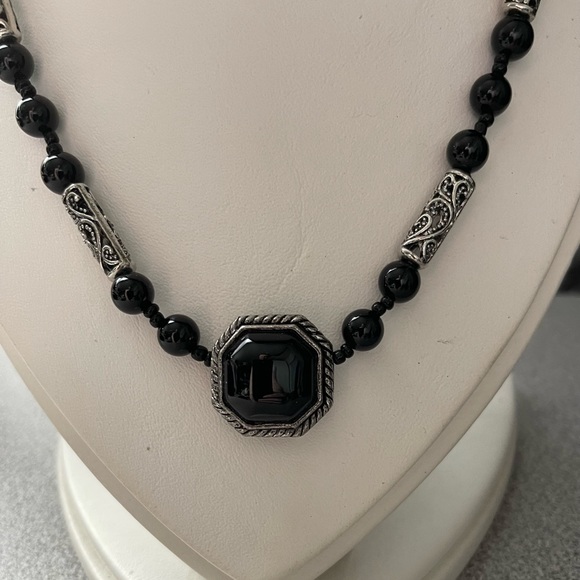 Vintage Black & Silver Beaded Necklace - Picture 2 of 8